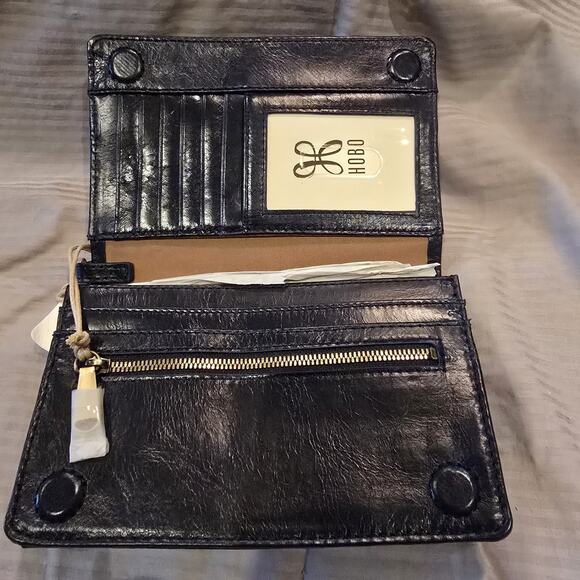 NWT HOBO Jill Wristlet RP $148 Nightshade Leather Compact and Roomy! - Picture 6 of 9